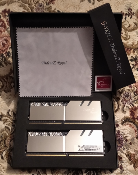 32gb Royal 3200 1.png